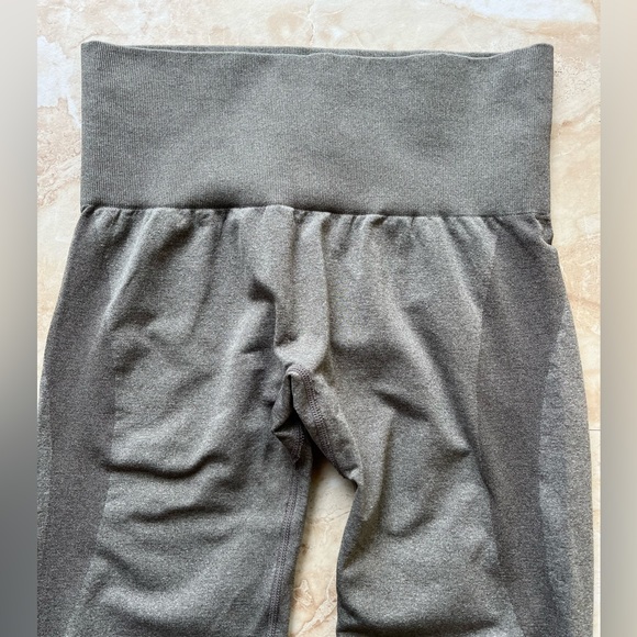 NVGTN Khaki Green Curve Seamless Leggings - Picture 6 of 13